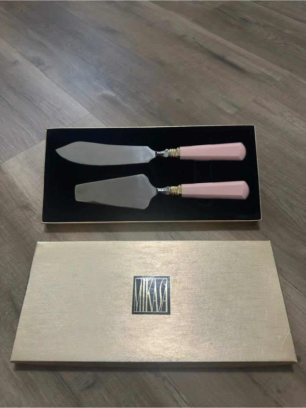 Mikasa Pink Handle Cake Server and Spatula Set